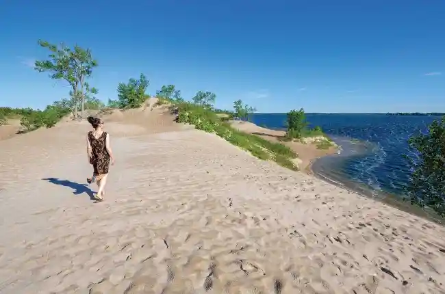 bloomfield ontario sandbanks prince edward county